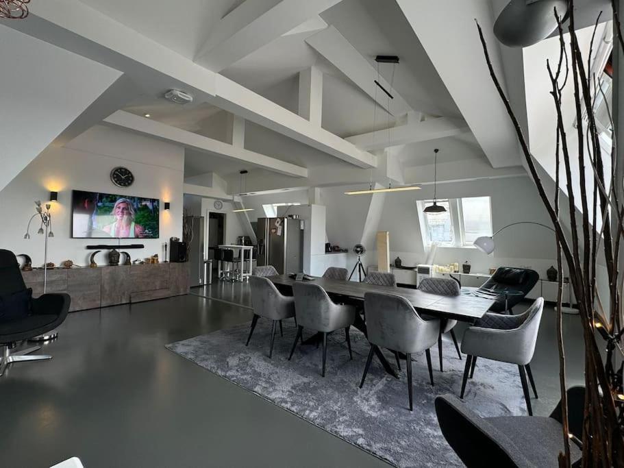 6 Zimmer Maisonette-Penthouse Pool Dachterrasse Luxus München Kültér fotó